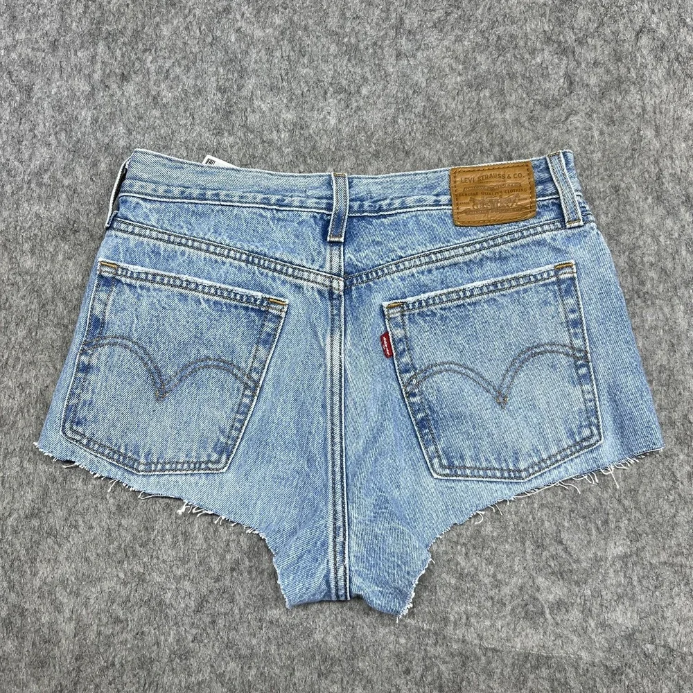 Levis Wedgie Shorts Womens 27‎ Blue Distressed Cutoff Denim High Rise Button Fly